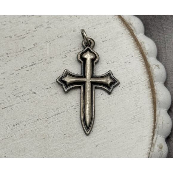 Vintage James Avery Cross Sterling Silver Pendant Charm 3.35 Grams - Picture 1 of 6
